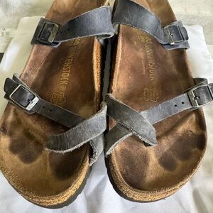 Well loved Mayari Birkenstock navy blue sandals Sz 40